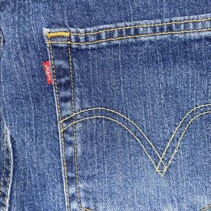 Light blue boot cut Levi’s jeans